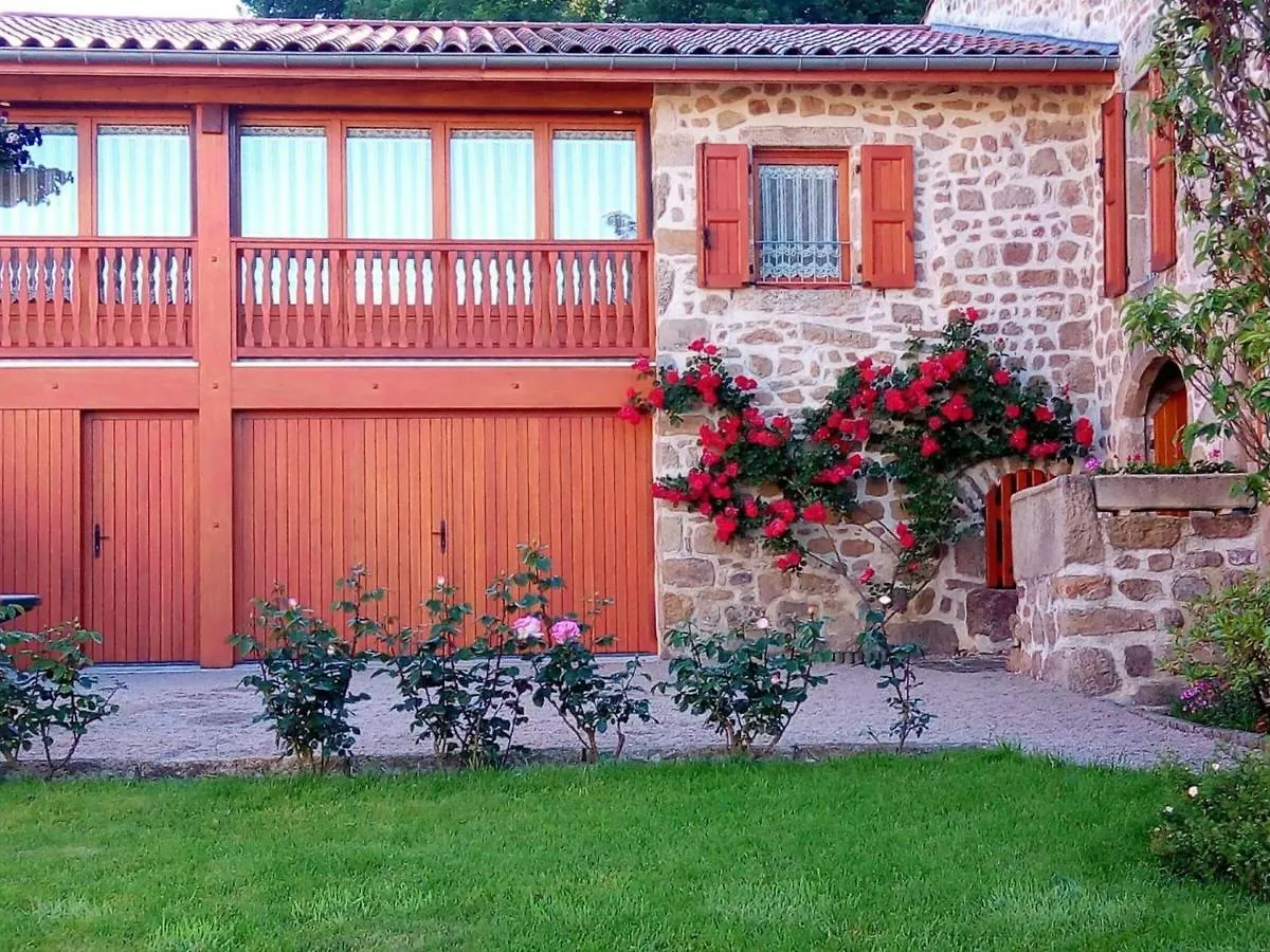 Holiday home Gite Cosy 1 Ch. Avec Jardin, Animaux Admis, Rando Et Patrimoine Aux Monts Du Forez - Fr-1-496-45 Merle-Leignec France