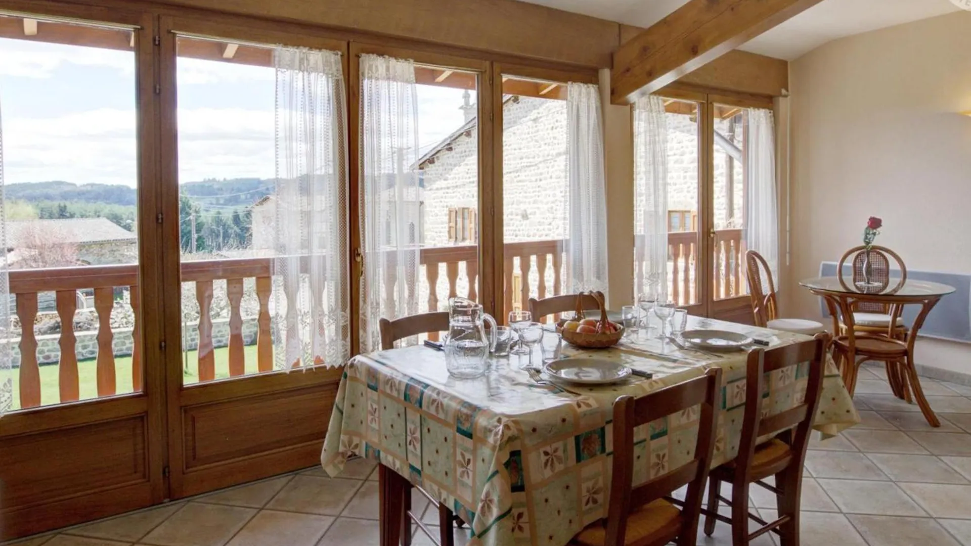 Gite Cosy 1 Ch. Avec Jardin, Animaux Admis, Rando Et Patrimoine Aux Monts Du Forez - Fr-1-496-45 Merle-Leignec 0*,  France