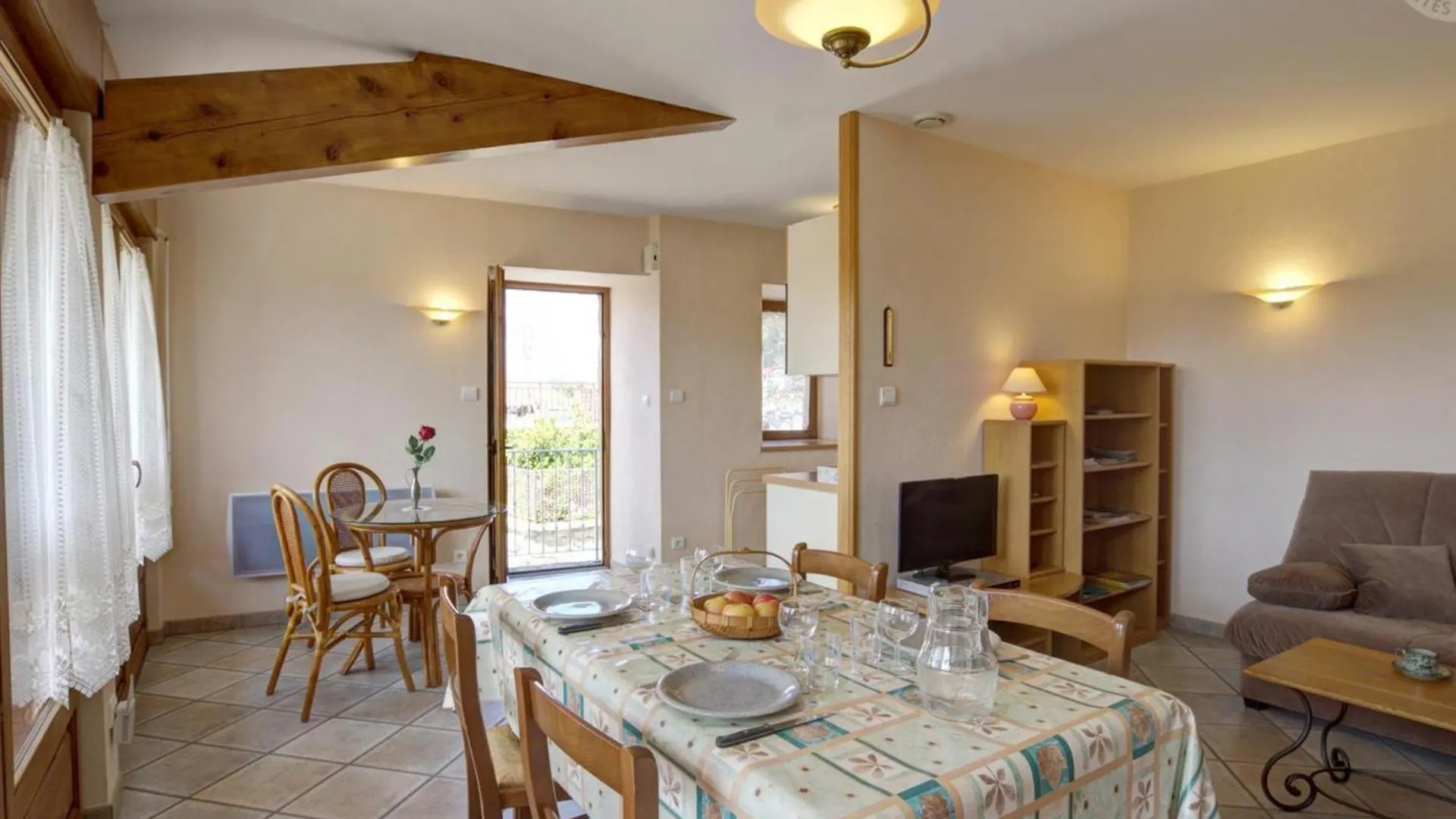 Gite Cosy 1 Ch. Avec Jardin, Animaux Admis, Rando Et Patrimoine Aux Monts Du Forez - Fr-1-496-45 Merle-Leignec 0*,