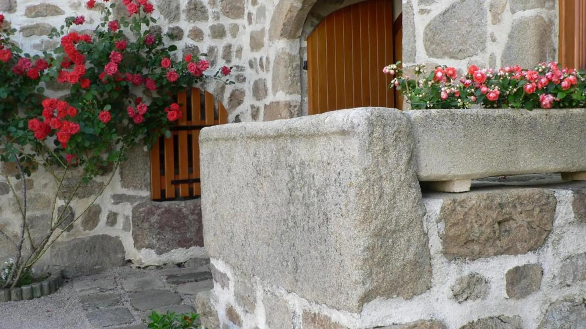 Gite Cosy 1 Ch. Avec Jardin, Animaux Admis, Rando Et Patrimoine Aux Monts Du Forez - Fr-1-496-45 Merle-Leignec France