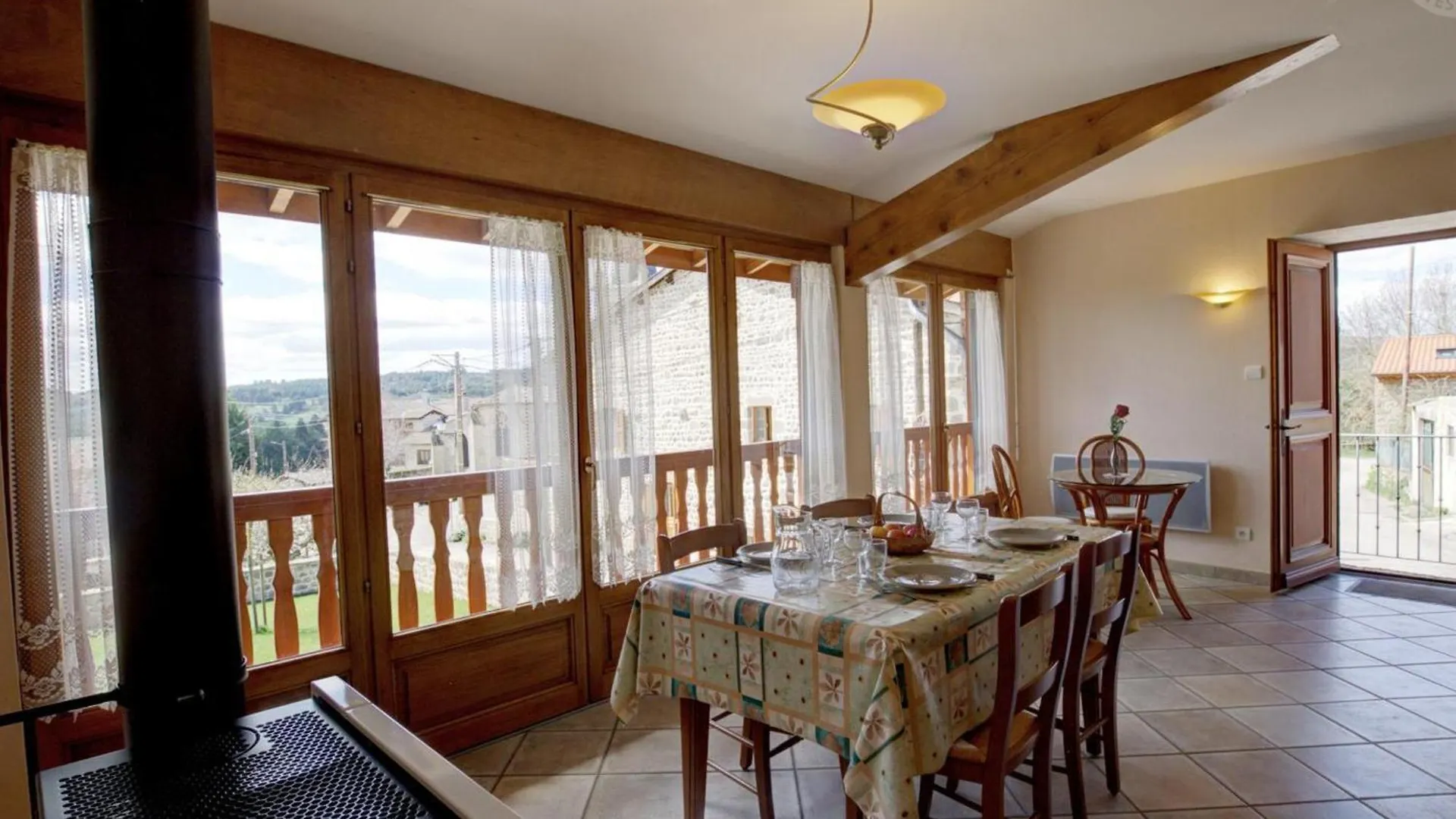 Gite Cosy 1 Ch. Avec Jardin, Animaux Admis, Rando Et Patrimoine Aux Monts Du Forez - Fr-1-496-45 Merle-Leignec
