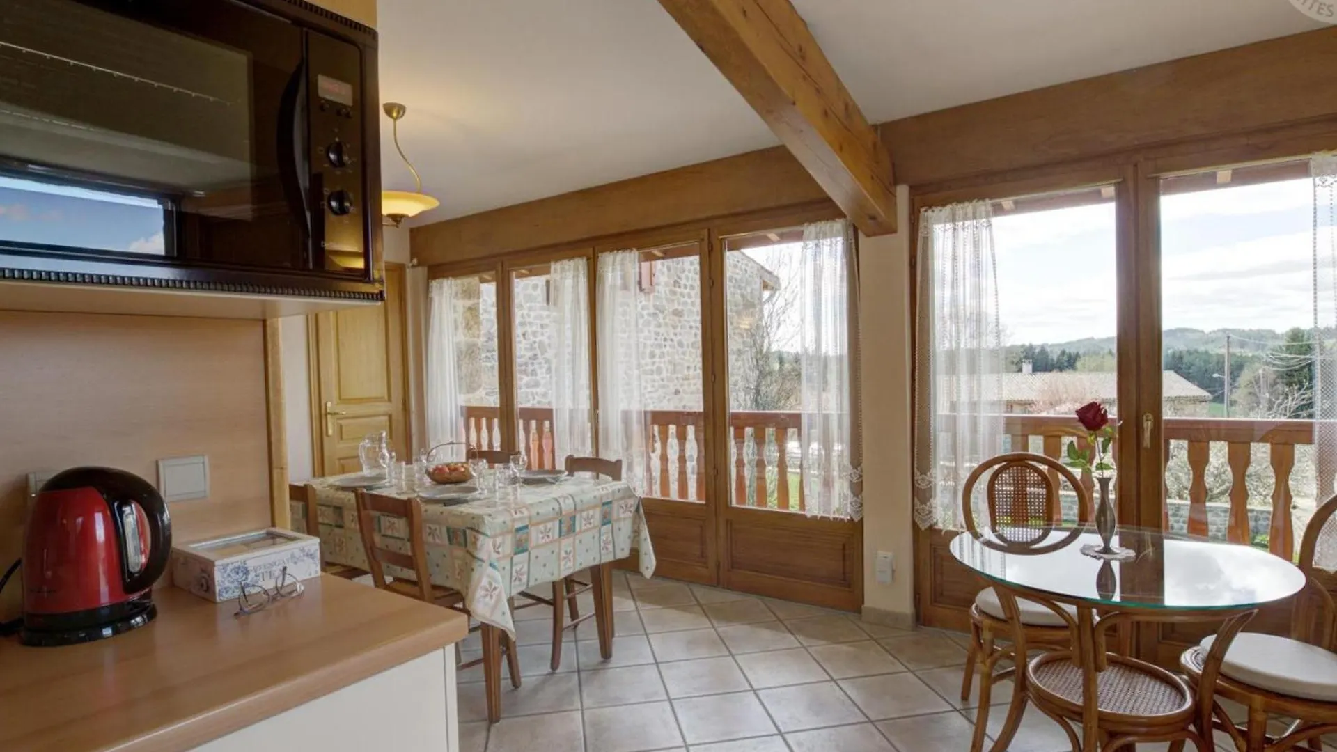 Holiday home Gite Cosy 1 Ch. Avec Jardin, Animaux Admis, Rando Et Patrimoine Aux Monts Du Forez - Fr-1-496-45 Merle-Leignec France