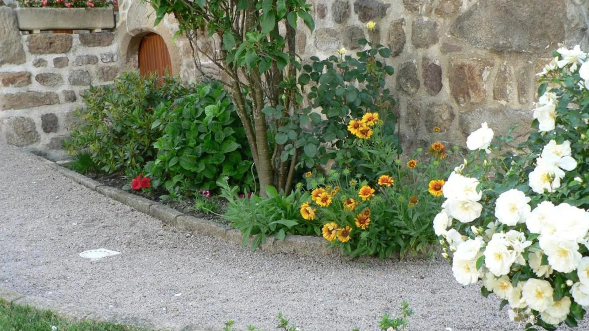 Holiday home Gite Cosy 1 Ch. Avec Jardin, Animaux Admis, Rando Et Patrimoine Aux Monts Du Forez - Fr-1-496-45 Merle-Leignec