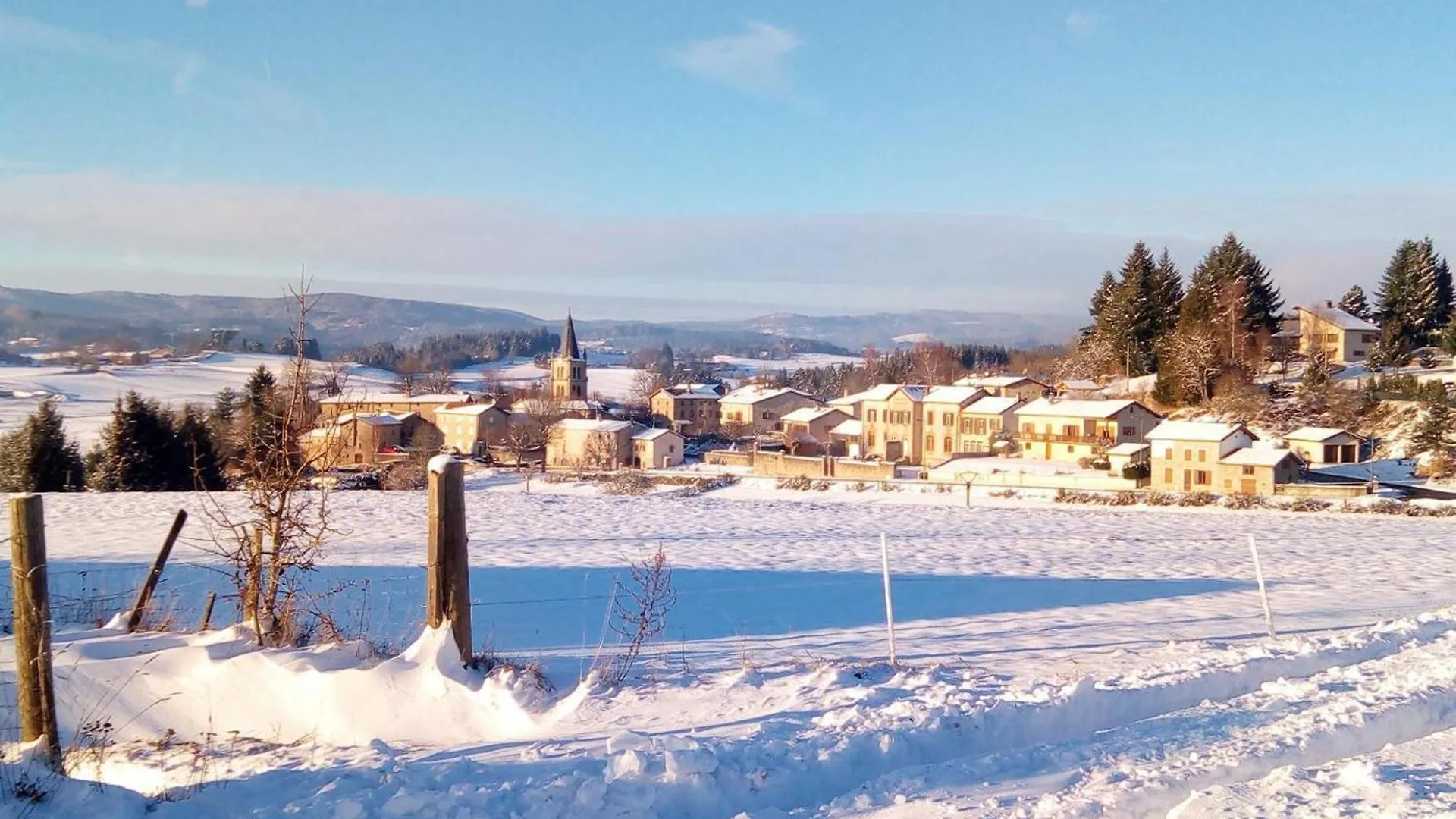 Gite Cosy 1 Ch. Avec Jardin, Animaux Admis, Rando Et Patrimoine Aux Monts Du Forez - Fr-1-496-45 Merle-Leignec Holiday home